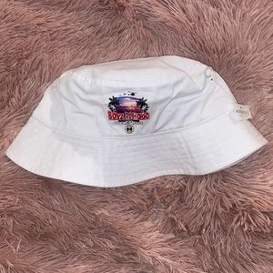 🧢 NWT BOYZ N THE HOOD 30th Anniversary White Bucket Hat